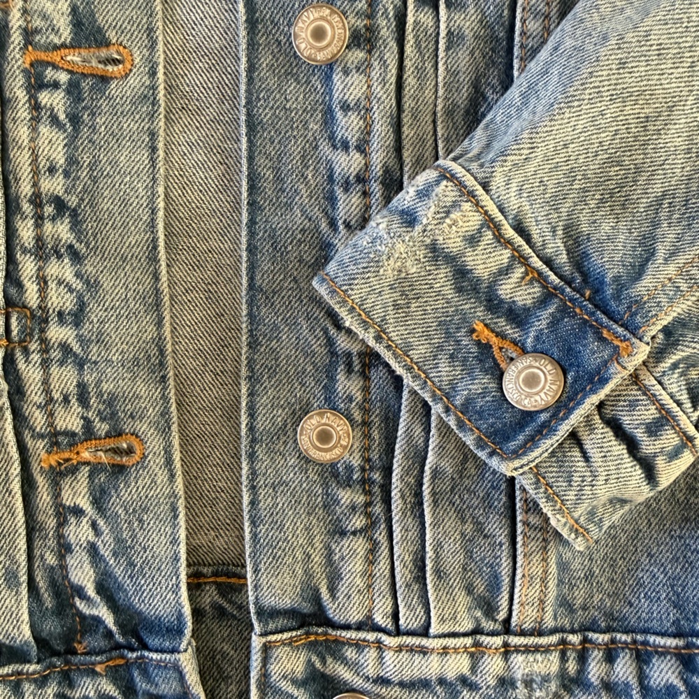 Old Navy Women's Light Blue Denim Jacket - Picture 4 of 4